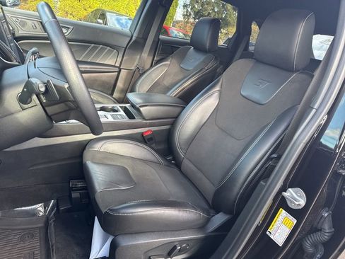 Used 2022 Ford Edge ST image 6