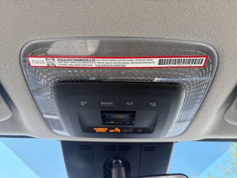 Used 2025 Toyota Prius LE FWD image 27