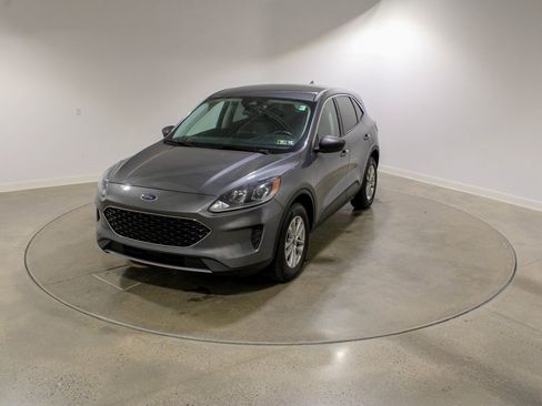Used 2022 Ford Escape SE image 1