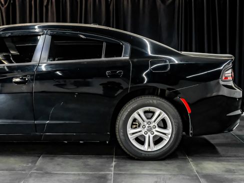 Used 2022 Dodge Charger SXT RWD image 17