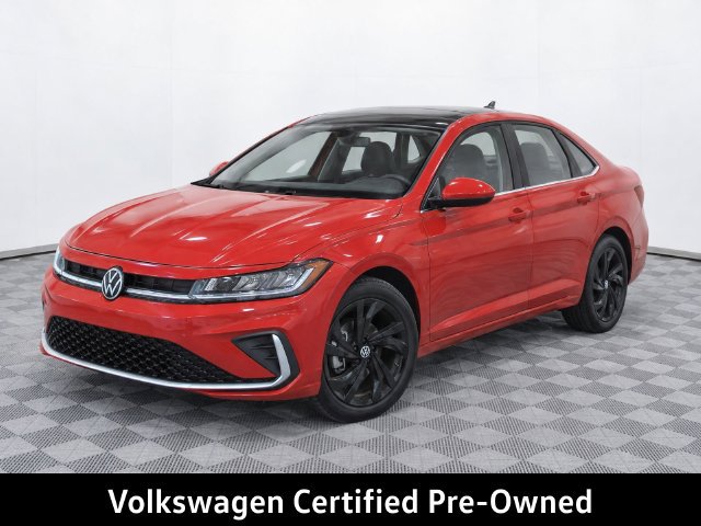 Used 2025 Volkswagen Jetta SE FWD image 2
