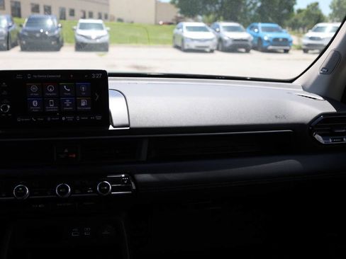 Used 2025 Honda Pilot Touring image 26