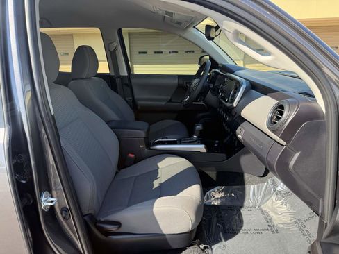 Used 2023 Toyota Tacoma SR5 AWD/4WD image 20
