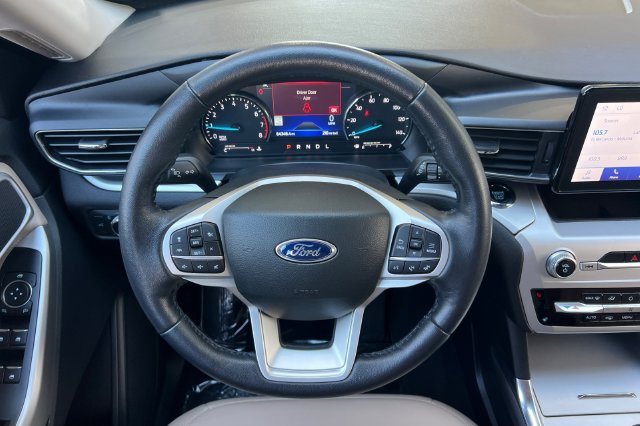 Used 2022 Ford Explorer XLT w/ Equipment Group 202A AWD/4WD image 16