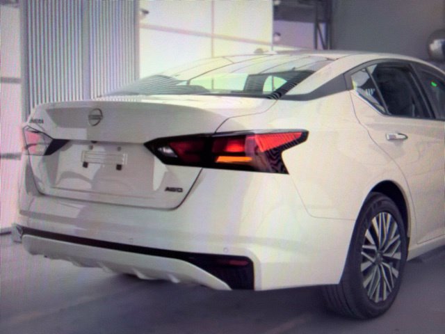 Certified 2025 Nissan Altima 2.5 SV AWD/4WD image 6