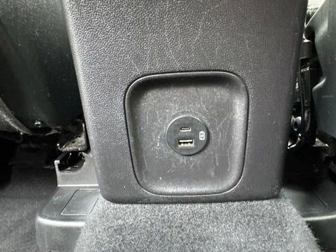 Used 2022 Ford Escape SE w/ SE Sport Appearance Package FWD image 40