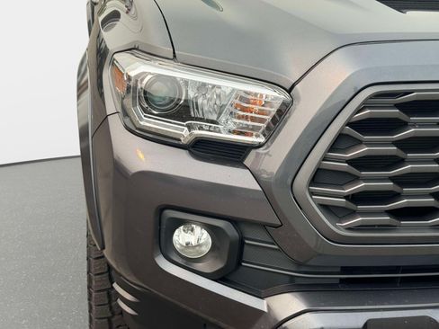 Certified 2022 Toyota Tacoma TRD Sport w/ Technology Package AWD/4WD image 8