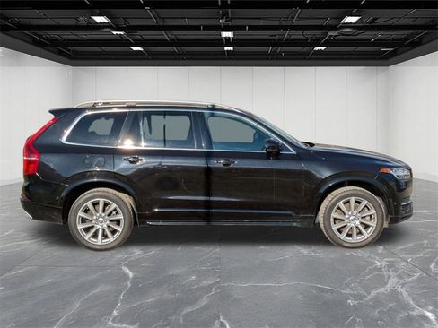 Used 2016 Volvo XC90 T8 Momentum w/ Vision Package image 6