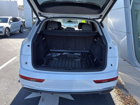 Used 2023 Audi Q5 2.0T Premium w/ Convenience Package image 10