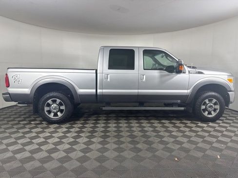 Used 2011 Ford F250 Lariat w/ Chrome Pkg image 2