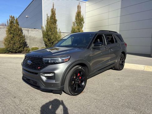 Used 2023 Ford Explorer ST w/ Equipment Group 401A image 3