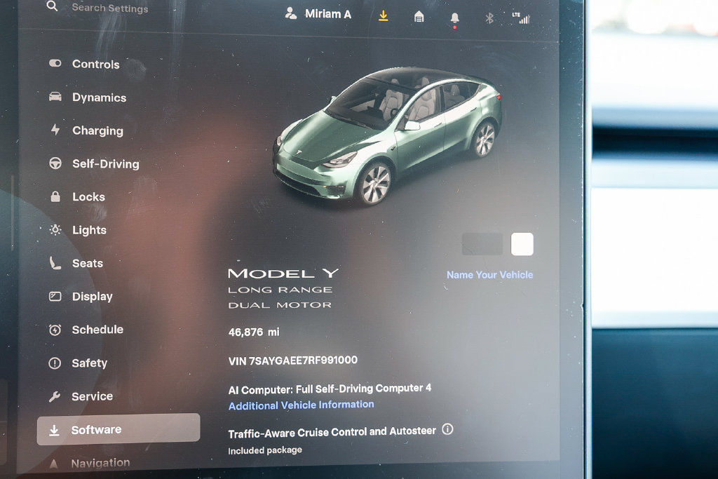 Used 2024 Tesla Model Y Long Range AWD/4WD image 12