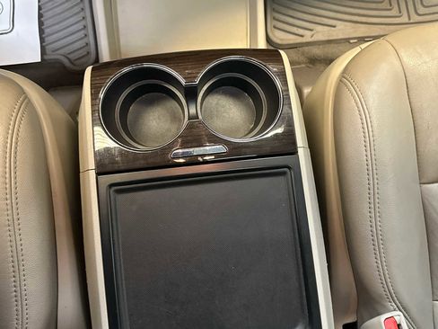 Used 2020 Toyota Sienna XLE image 28