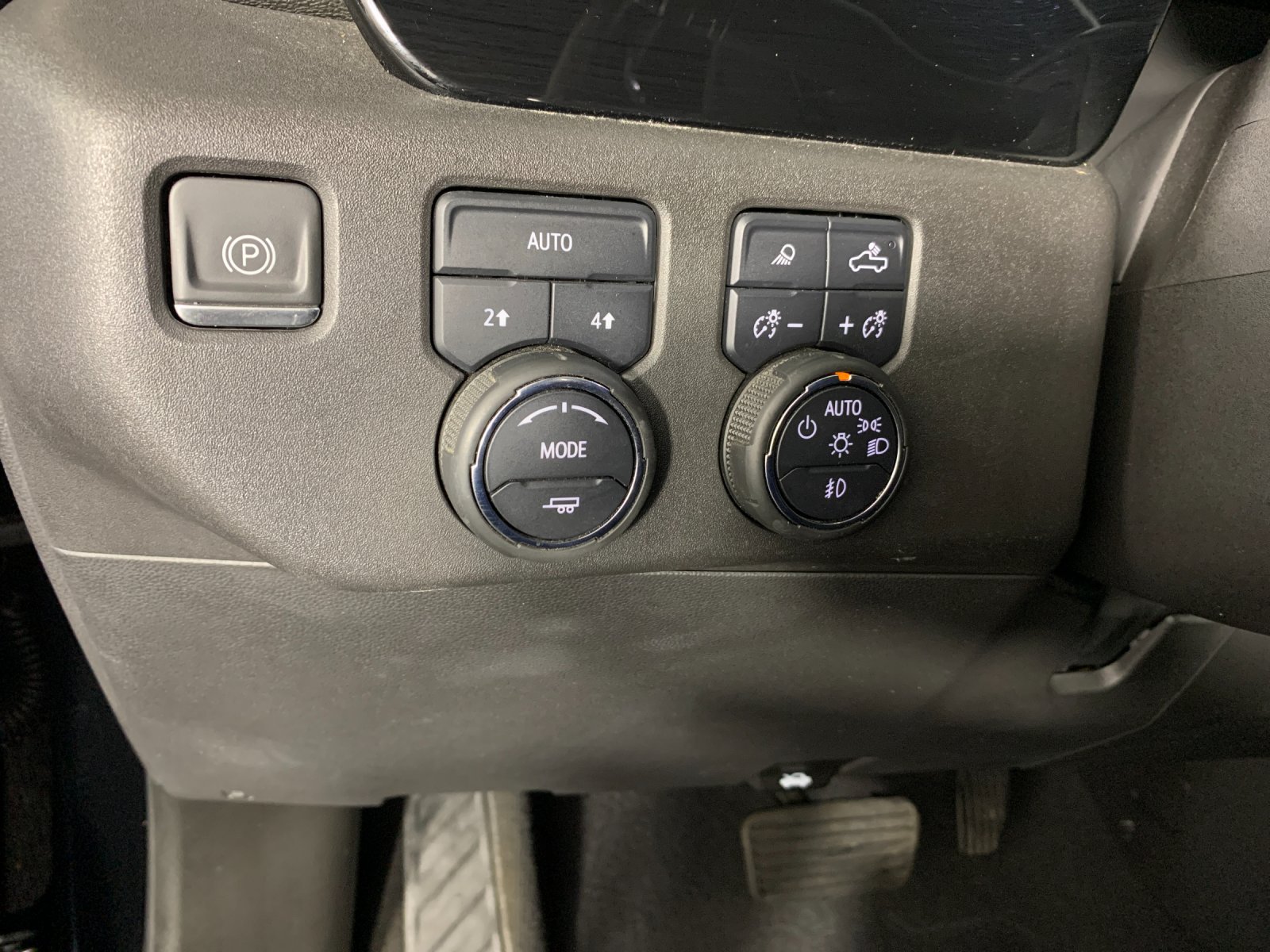 Used 2022 Chevrolet Silverado 1500 RST w/ Convenience Package II AWD/4WD image 16