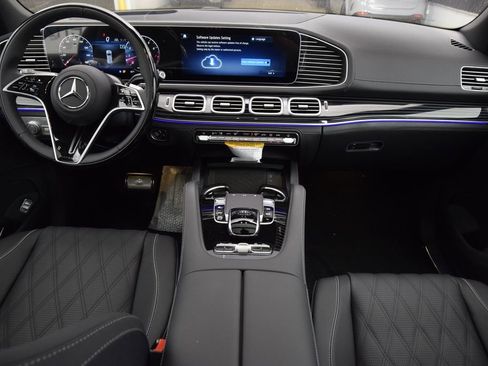 New 2026 Mercedes-Benz Maybach GLS 600 4MATIC image 17