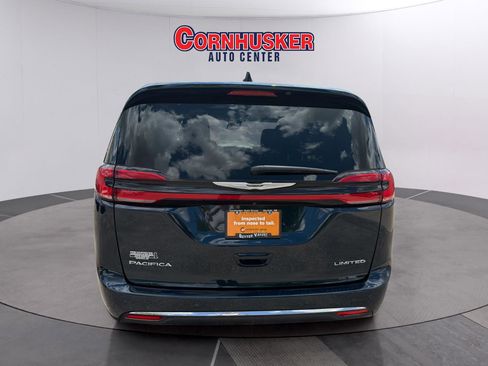 Used 2024 Chrysler Pacifica Limited FWD image 6
