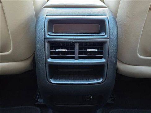 Used 2017 Cadillac XT5 Luxury w/ Driver Awareness Package image 18