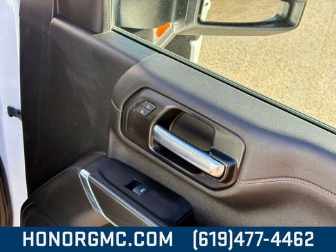Used 2022 GMC Sierra 2500 AT4 image 23