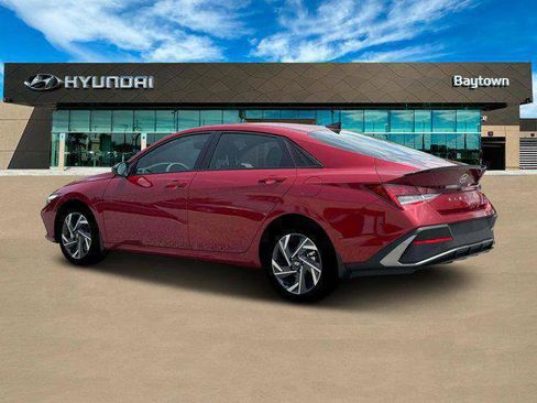New 2025 Hyundai Elantra SEL image 5