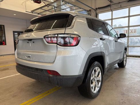 Used 2024 Jeep Compass Sport AWD/4WD image 5