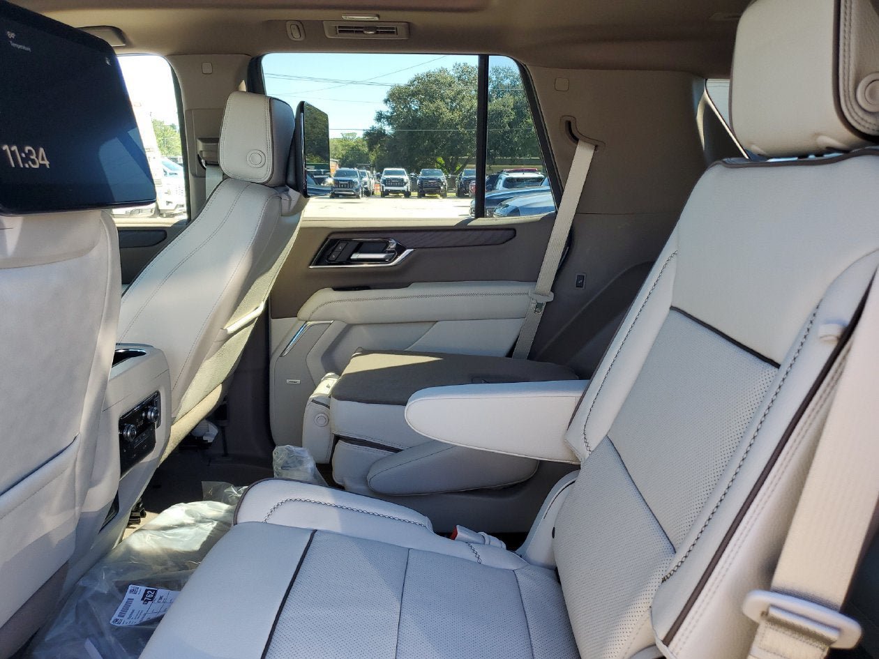 New 2027 GMC Yukon Denali w/ Denali Reserve Package AWD/4WD image 11