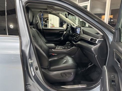 Used 2021 Toyota Highlander Platinum AWD/4WD image 39