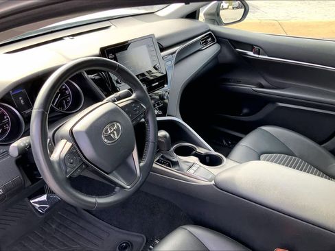Used 2022 Toyota Camry SE image 14