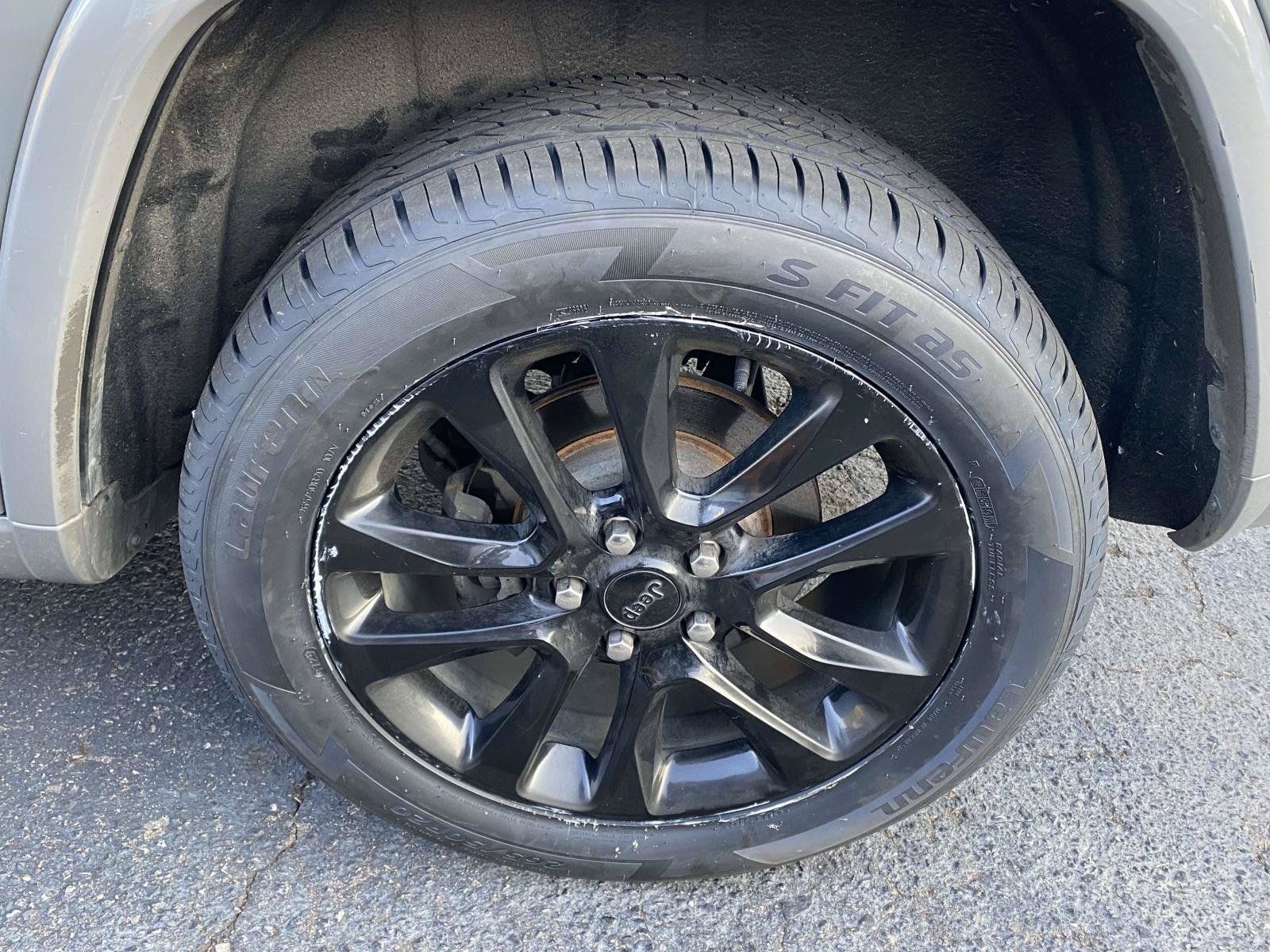 Used 2020 Jeep Grand Cherokee Altitude AWD/4WD image 10