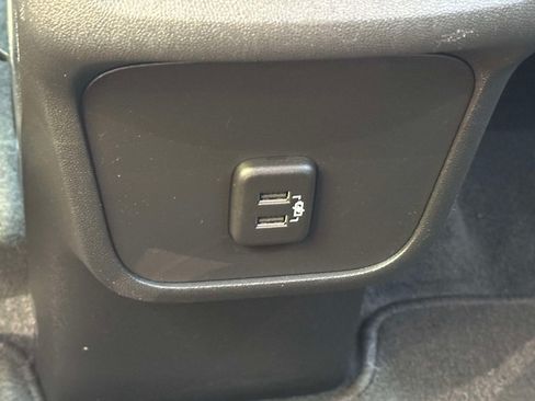 Used 2024 Chevrolet Equinox LT AWD/4WD image 12