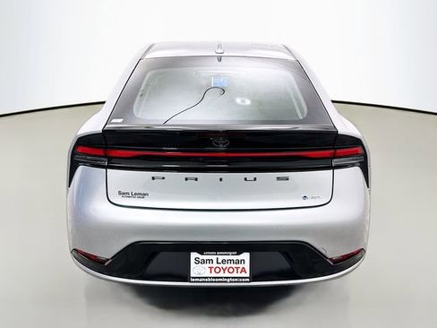 Used 2025 Toyota Prius XLE image 6