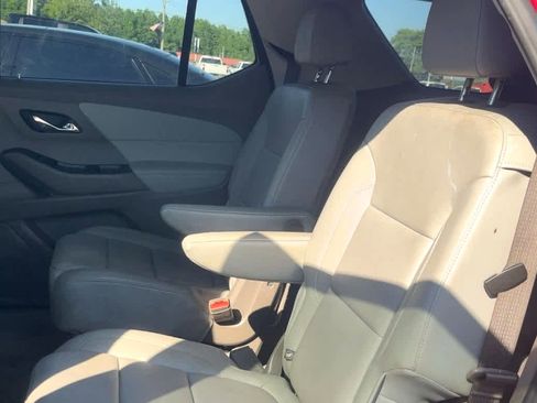 Used 2019 Chevrolet Traverse LT AWD/4WD image 5