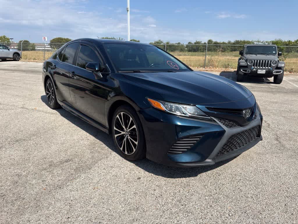 Used 2020 Toyota Camry SE w/ Convenience Package FWD image 7