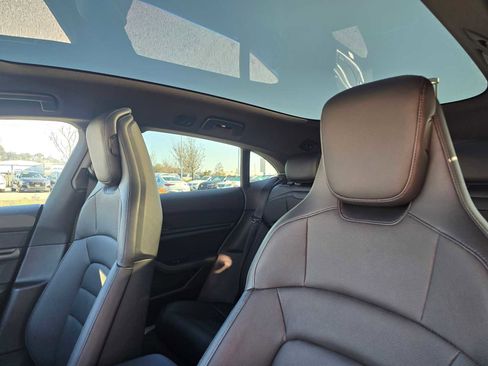 Used 2023 Porsche Taycan 4S w/ Technology Package image 23