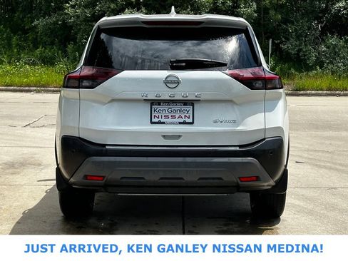 Certified 2023 Nissan Rogue SV AWD/4WD image 4