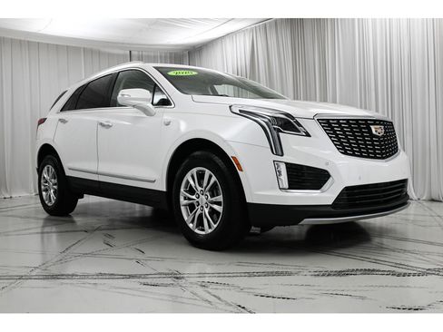 Used 2020 Cadillac XT5 Premium Luxury AWD/4WD image 2