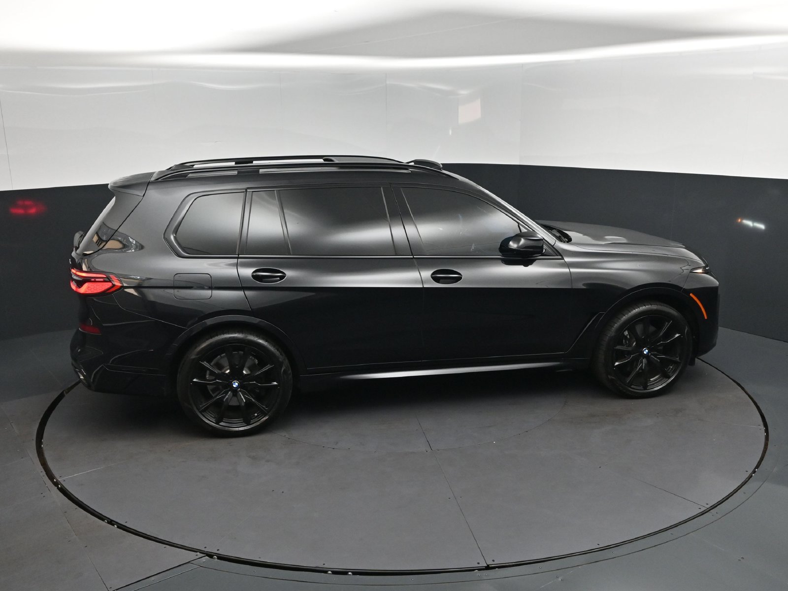 Certified 2026 BMW X7 xDrive40i w/ M Sport Package AWD/4WD image 35