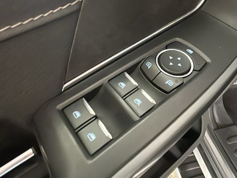 Used 2024 Ford F150 XLT AWD/4WD image 11