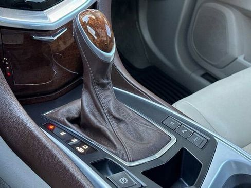 Used 2013 Cadillac SRX Luxury w/ Driver Awareness Package image 22