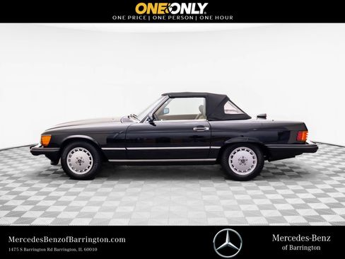 Used 1987 Mercedes-Benz 560 SL image 2