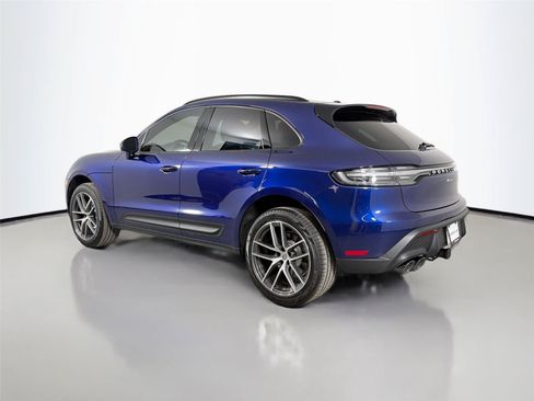 Certified 2026 Porsche Macan AWD/4WD image 3