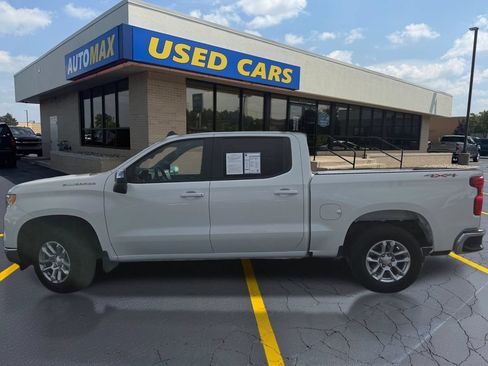 Used 2024 Chevrolet Silverado 1500 LT AWD/4WD image 8
