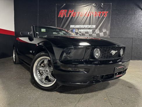 Used 2005 Ford Mustang GT RWD image 7