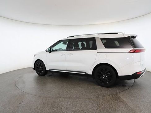 Used 2024 Kia Carnival SX image 9