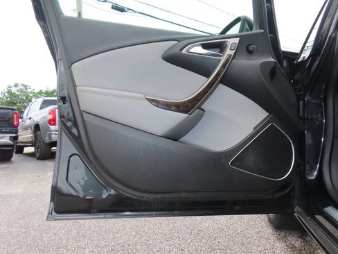 Used 2013 Buick Verano FWD image 34