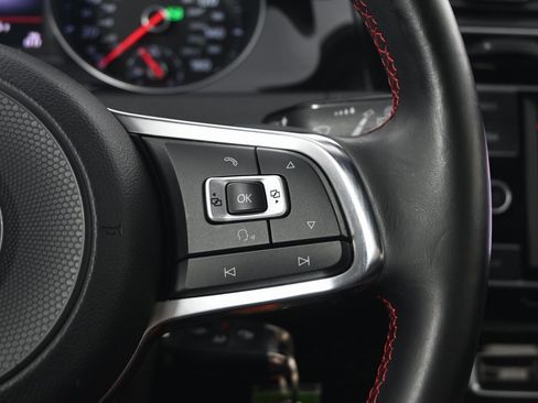 Used 2018 Volkswagen Golf 4-Door image 34