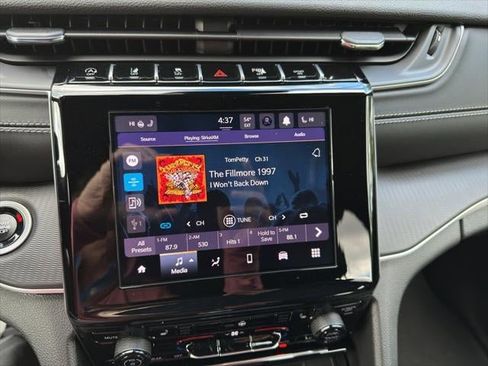 New 2025 Jeep Grand Cherokee Altitude image 33