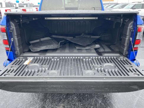 Used 2024 Nissan Frontier SL image 8