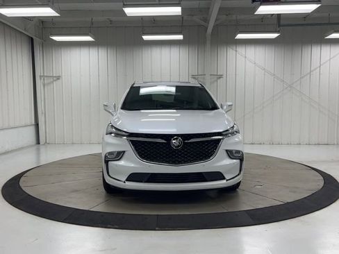 Used 2023 Buick Enclave Avenir image 3