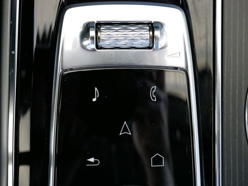 Used 2025 Cadillac Lyriq Luxury image 28