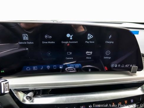 New 2025 Cadillac Lyriq Luxury image 15